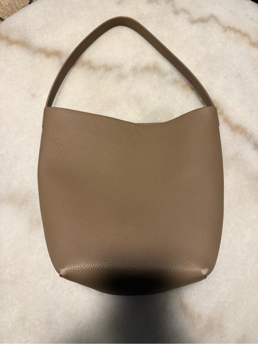 Quince Italian Leather Soft Bucket Shoulder Bag - Picture 5 of 7